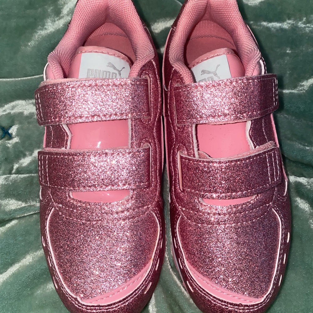 Little girls Pumas size 12 c NEW (no tags)